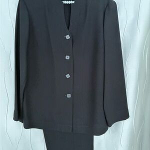 Liz Claiborne Elegant Black Buttoned Pantsuit